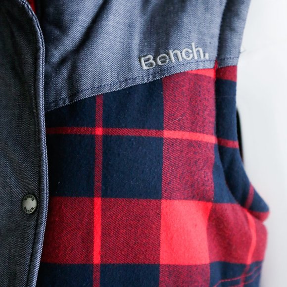 NWT Bench Denim Buffalo Plaid Fleece Lined Vest - Picture 4 of 7